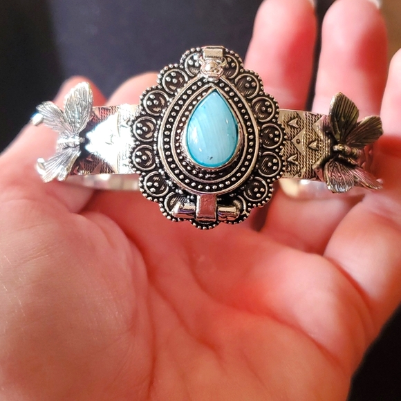 New Blue Rainbow Moonstone 925 Silver Butterflies Poison Cuff Bracelet. - Picture 2 of 16